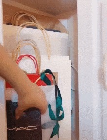 |搞笑GIF:看了这个才知道天底下都是一样的女人