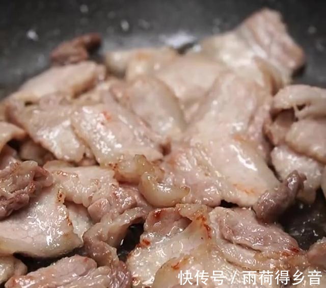 干锅花菜这么做,色泽鲜亮嫩黄,肉汁与花菜相互渗透,香辣又爽口!