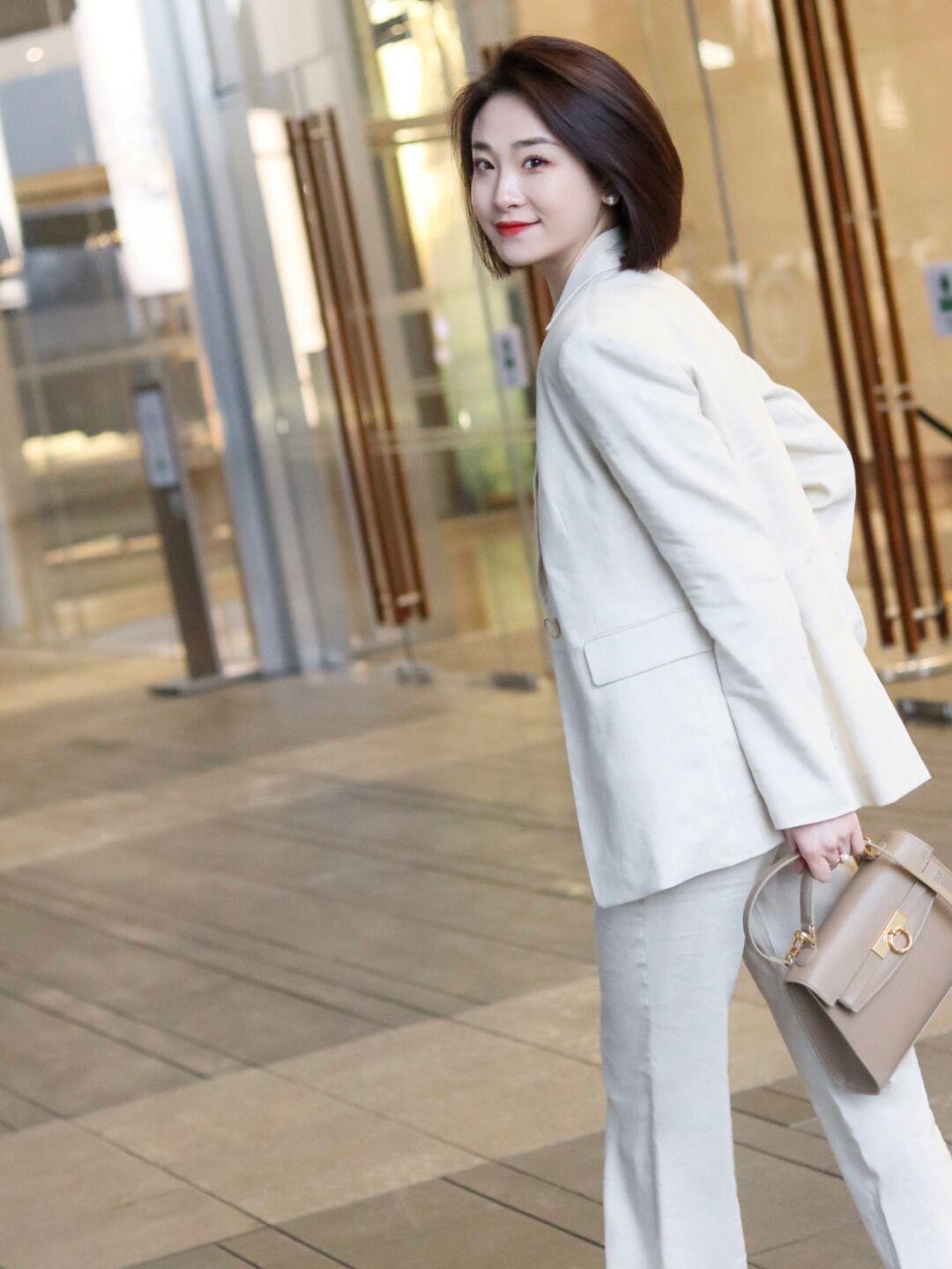 西装|职场穿搭没头绪?试试这些干练大气的“西装”,普通人也能驾驭