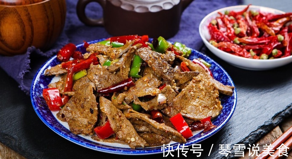 爆炒猪肝，焯水去腥是大忌，教你正确做法，猪肝嫩滑不柴不粉！