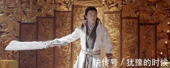 龙椅!张无忌为何不敢当皇上当他劈开龙椅时,有谁注意到朱元璋的表情!