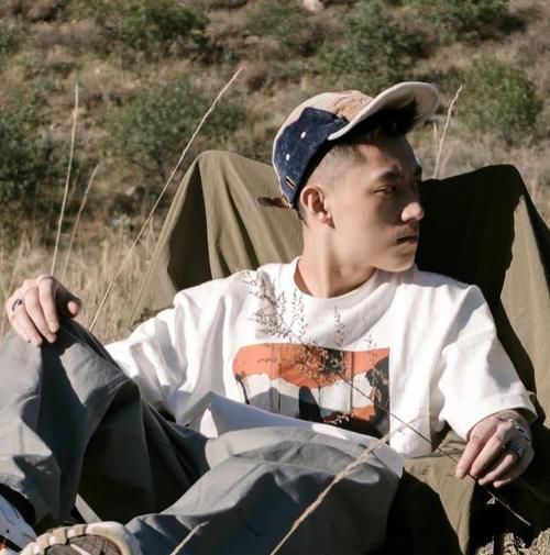 保暖|冬天想偷懒怎么办?卫衣、背带裤保暖又休闲