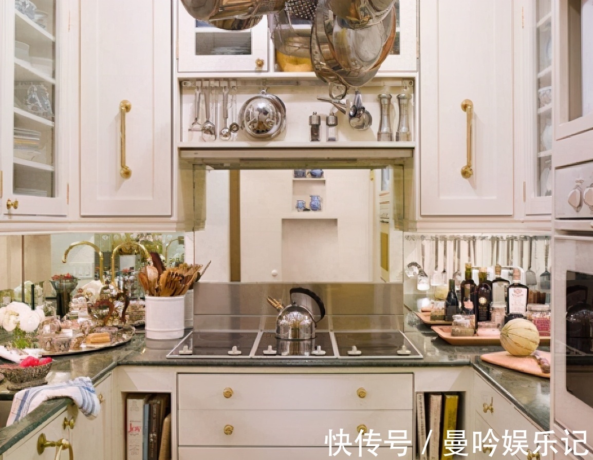 布置|武汉发现一户人家厨房,布置的真高级,拍给大家看看,美观又实用