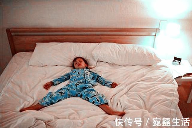 睡着|智商高的孩子，小时候常有5种“有趣”的表现，占2条父母就偷着乐吧