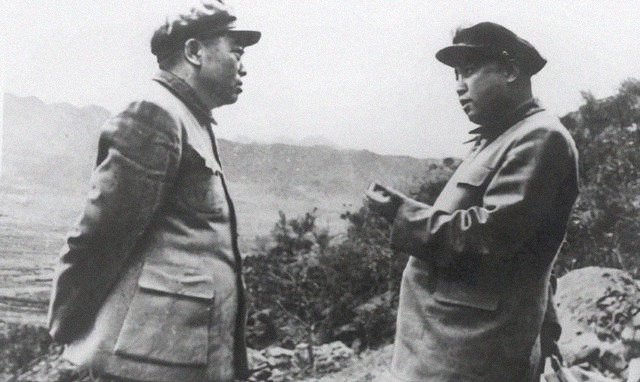 彭德怀|抗美援朝第一仗，彭德怀抢过电话：吃上肉包子没有？邓岳：吃撑了