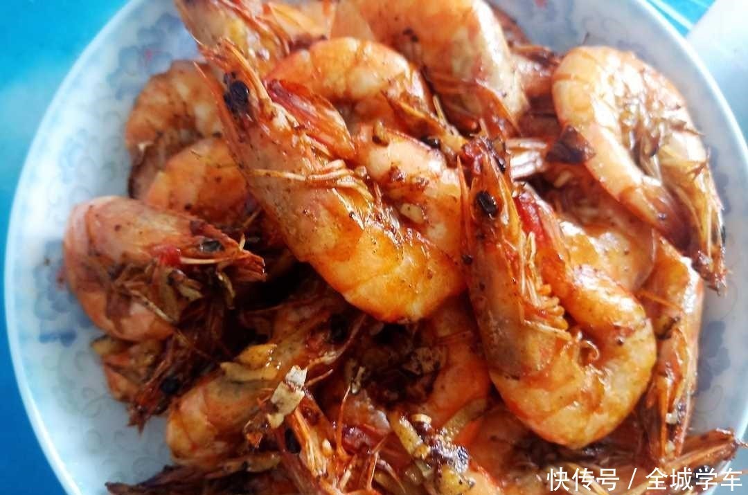 好吃|做了四个菜来招待妹妹，她看过后说，满满的都是家乡味，太好吃了