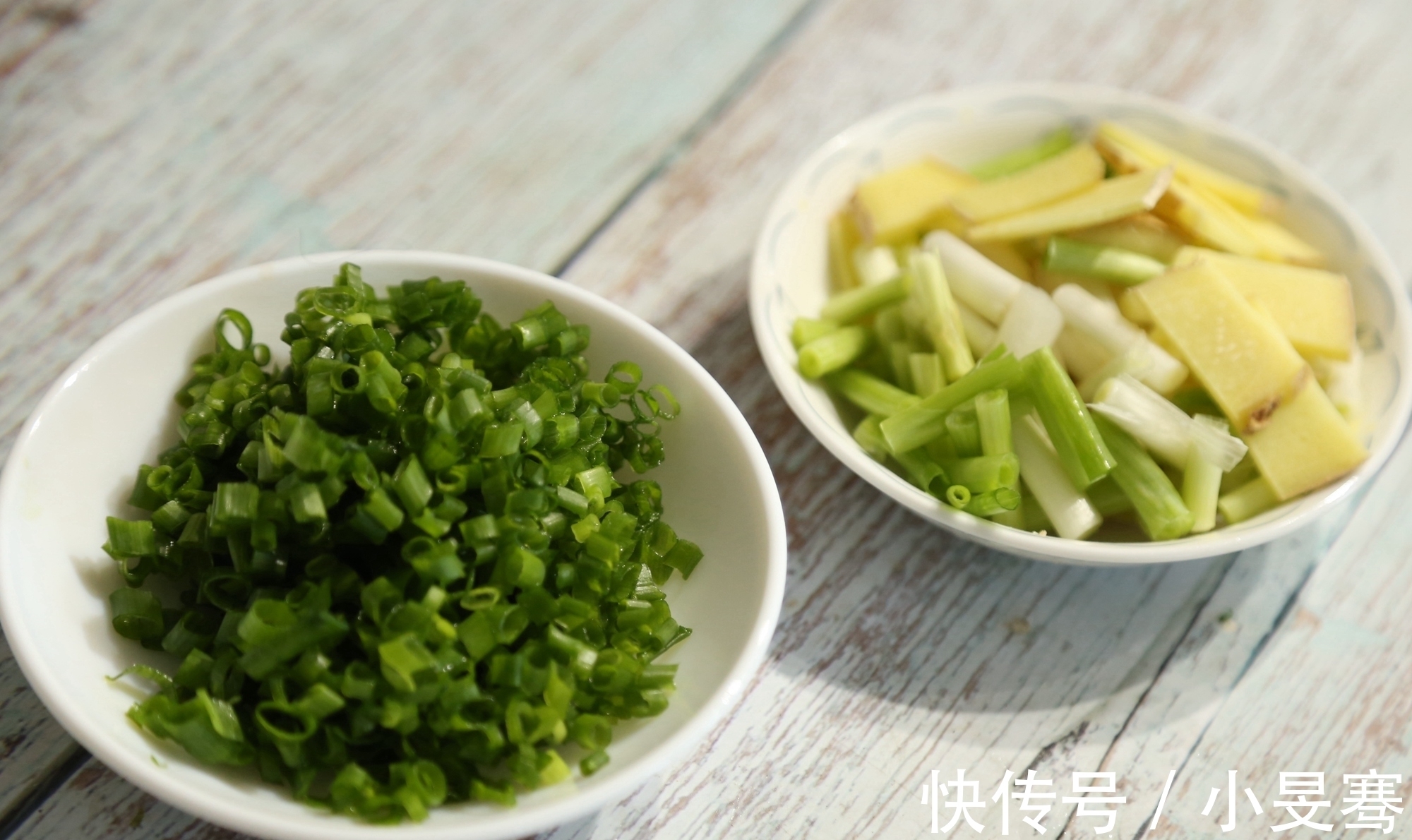 一日三餐|如此的土豆做法，天天吃都稀罕，找对方法，油盐都不用，香气加倍
