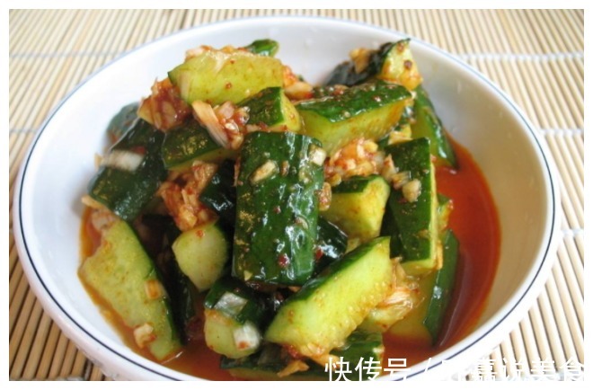 小菜铺老板自制凉拌菜，10人8个用错“水”，难怪味道不酸脆