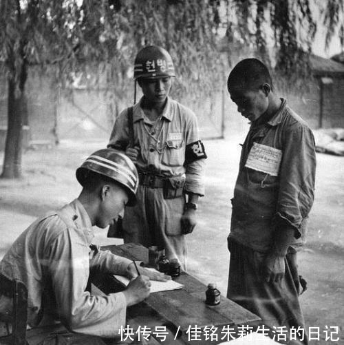 美军|张文荣朝鲜战争被美军俘虏,跳伞时他反手将手雷炸掉一辆运输机