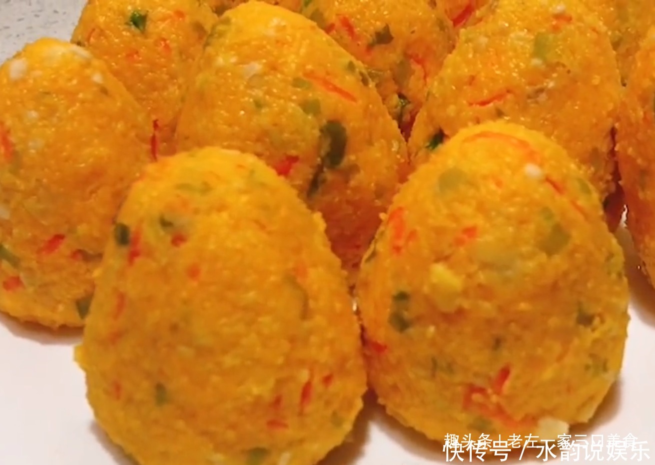  左教|老左教你玉米面窝窝头的正确做法，一次5个都不够吃，太香了