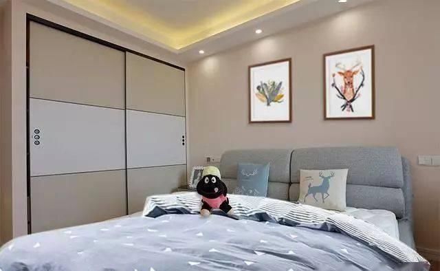 素描画|把阳台推拉门拆了,只用窗帘做装饰,没想到大家都说更好看