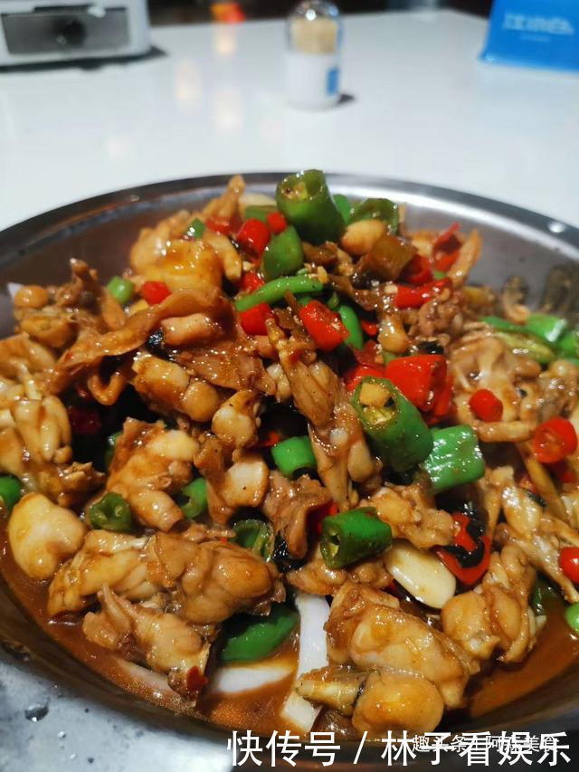 开口|朋友饭店聘厨师试菜,一个人做了9道菜,谈工资时开口要一万二