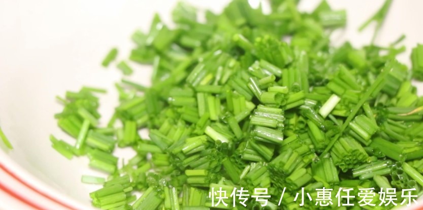 葱花饼|家常好做的葱花饼，今天教给你制作技巧，既劲道又好吃