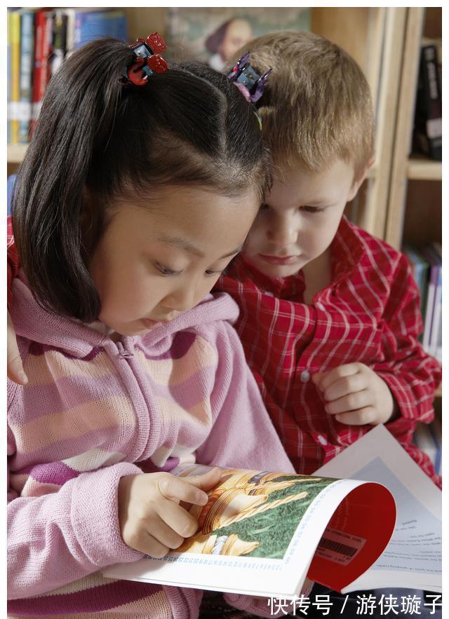 念书|亲子共读不只是“读”,掌握念书的小诀窍,孩子更喜欢听你讲