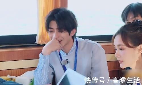 坤坤|跑男搜集采訪素材,baby卻對(duì)著蔡徐坤拍,看到成片,不當(dāng)站姐可惜了