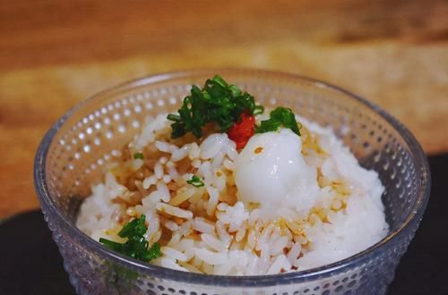 炸猪油有窍门，这样炸出的猪油香浓白净无腥味，经久耐放