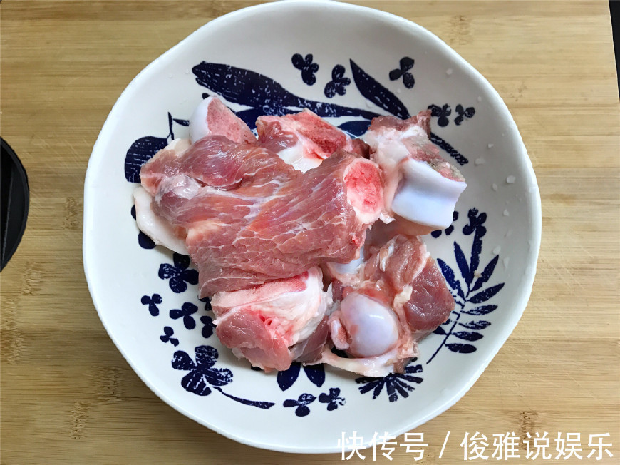 筒骨|秋冬，我隔三差五就煲这粥，孩子最喜欢，补充钙质，长个快