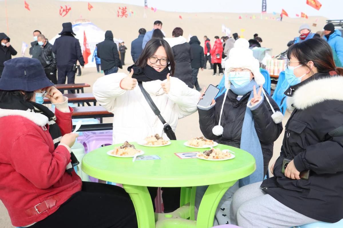 美食|新疆博湖：一场沙漠里的美食盛宴