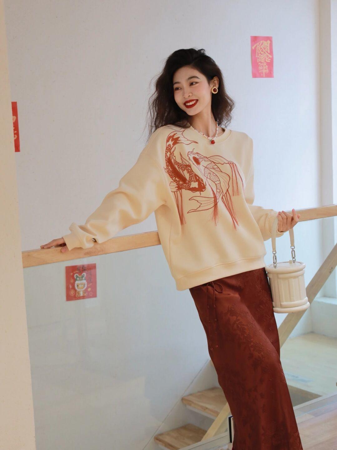 新年 这些才是“卫衣”的正确打开方式,简约宽松又有气质,时髦百搭