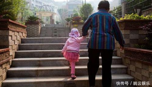 村霸|妈妈把女儿送乡下外婆家,1月后去接不敢认分明是个小“村霸”