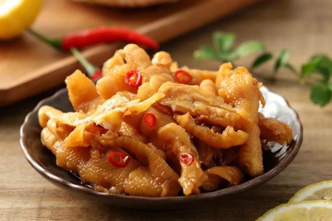 泡椒凤爪，追剧必备零食之一，自己做得更美味可口！