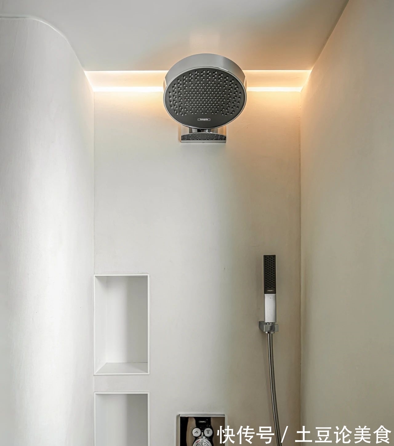 浅灰色|75㎡ 两居室，超多储物空间好看又实用，又充满高级感的生活空间~