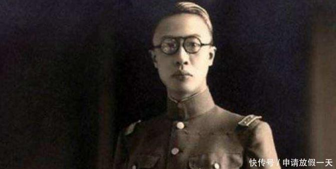 玉碗就|老人拿出一只玉碗,自称从溥仪那买的,专家看到碗底4字被镇住了!