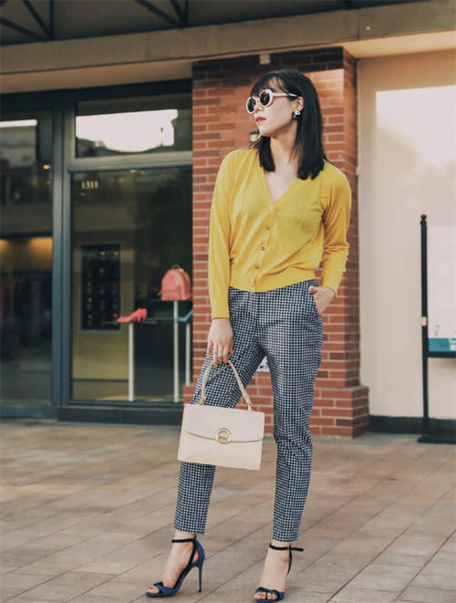 烟管 开衫+烟管裤=今秋王炸组合，洋气显瘦，你不穿一次都不知道有多美