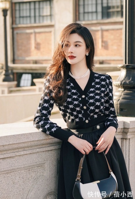 半身裙|新年不要穿得太老气,学博主这样穿针织衫,打造时尚高级感!