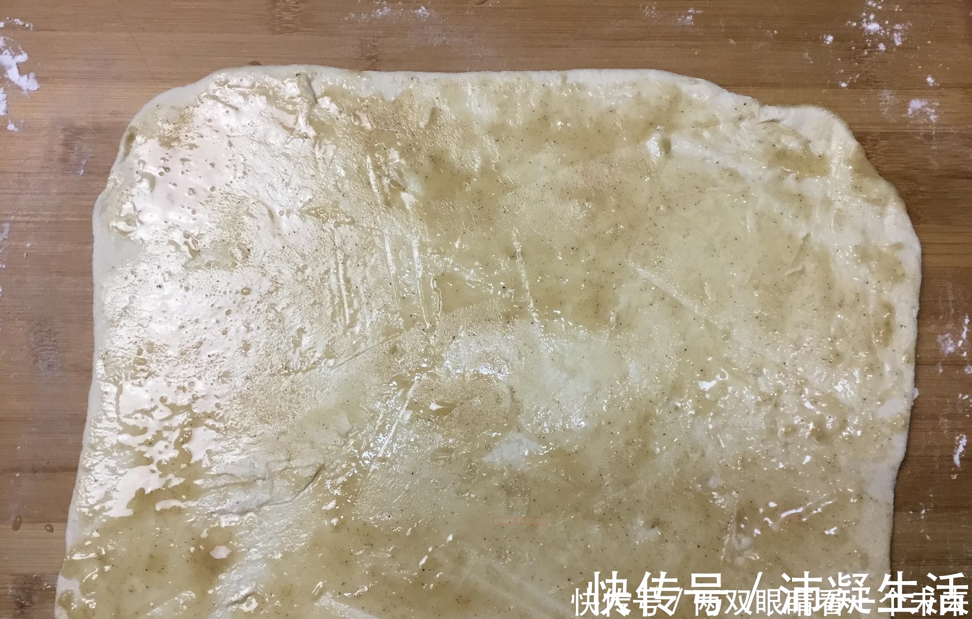 想吃千层烤饼一定收藏,教你简单做法,酥脆又起层,全家人都爱吃