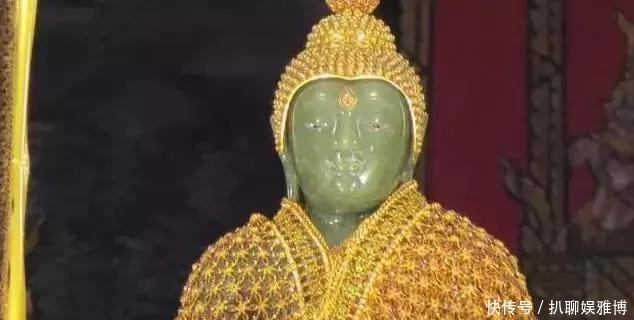 泰国|价值过亿的翡翠,用黄金装饰,泰国这玉雕震撼人心