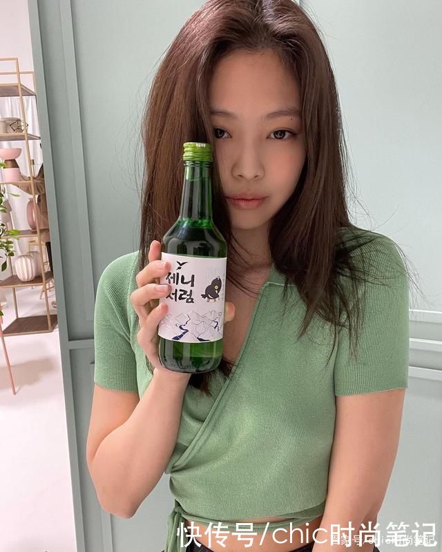 面料|与其执着带点“白幼瘦”性质的BM衫，不如穿围裹式上衣进阶气质