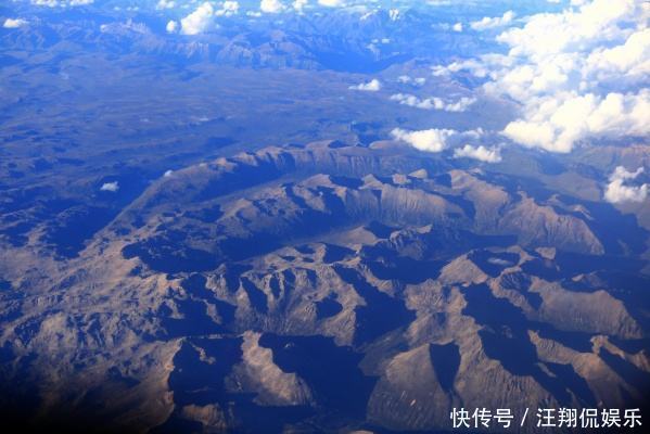 阿尼玛卿山下发现15万平方公里的空洞，青藏高原是空心的？