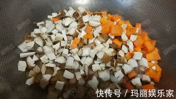 腌制腊肉时，只放盐就错了！多放一点它，腊肉不长霉，放一年不坏