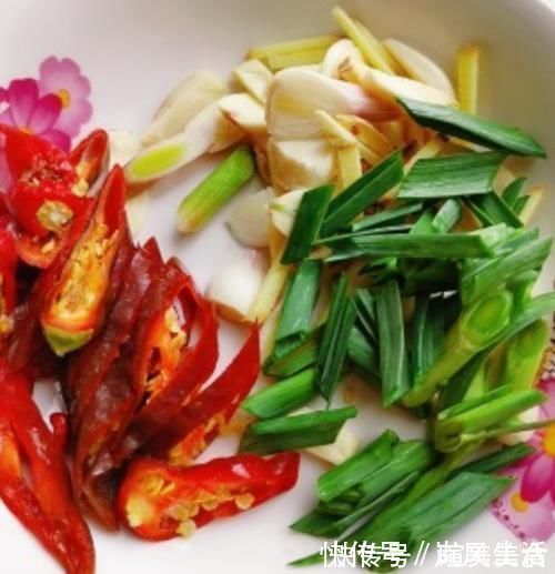鱼大骨|天冷,学会鱼肉新做法,入味好吃无腥味,上桌后连汤汁都不剩!