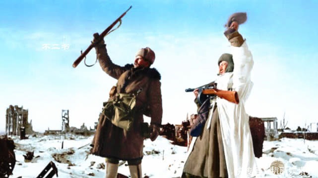 苏德战争|二战上色老照片：惨烈的斯大林格勒战役、美军俘获日军军旗