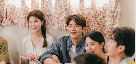 回看《海岸村恰恰恰》的多个配角,浓浓的人情味下引发共鸣