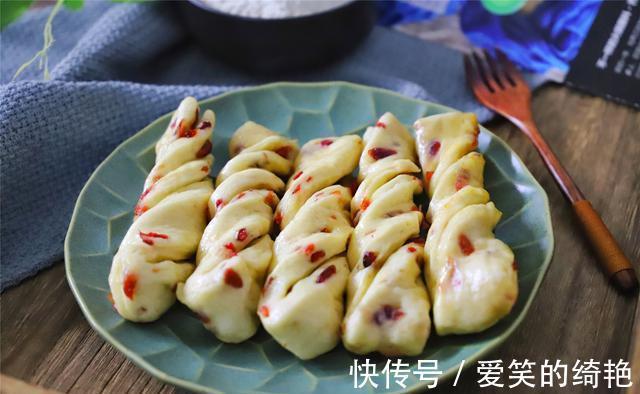 蔓越莓干|花卷新做法，比面包简单，比包子好吃，香甜松软，出锅孩子抢着吃