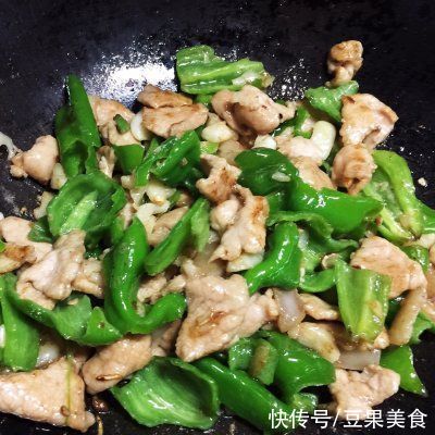 红线椒|#巨下饭的家常菜#干饭神菜「肉炒肉」香辣美味连吃三碗