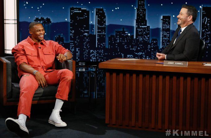 威斯|进军娱乐圈!威少转发自己今日参与脱口秀节目访谈录制照