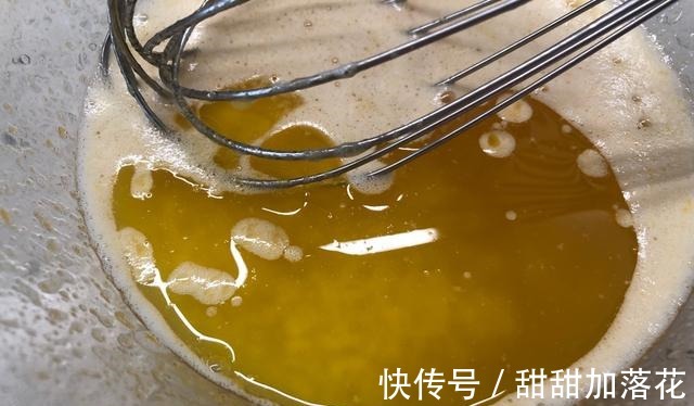 蓝莓|孩子放假就吃它，酥顶蓝莓糕，简单不费力，营养丰富，美味可口！