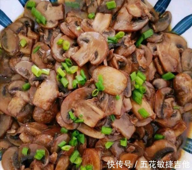 鲜香美味的酱烧口蘑,鲜甜滑口色泽红亮,简单易做吃一口就忘不了!