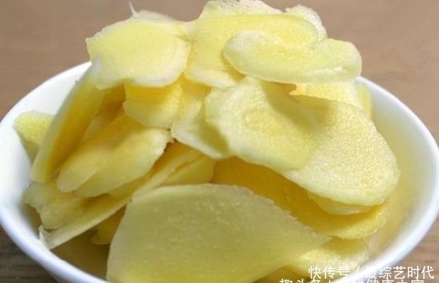 老中医|老中医提醒:睡前在脚底抹“生姜”,坚持一周,3个好处伴随你!