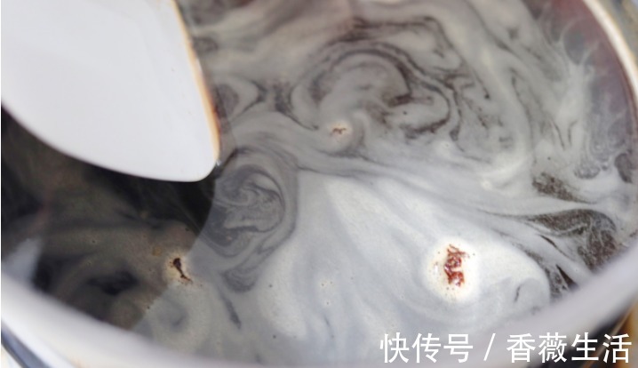 黑糖|奶茶店8元一杯的珍珠奶茶，自己也能在家做，无添加喝起来更放心