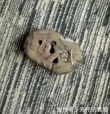 学渣|听说小学生有著名的橡皮定论，学霸和学渣一目了然，很准确