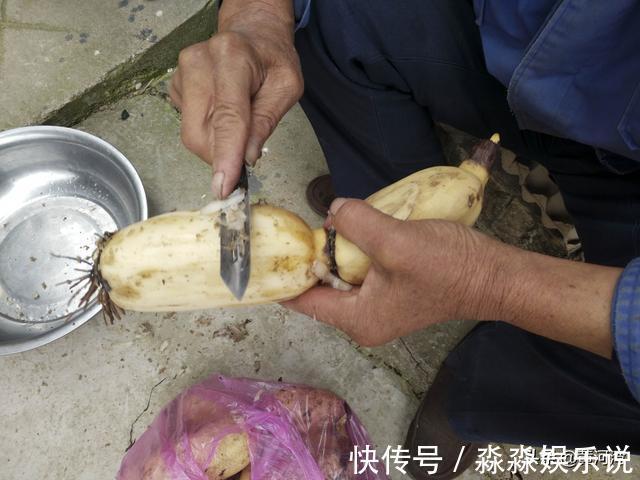 李师傅|51岁厨师徒弟和72岁师傅搭班做宴席，两人一天挣300元
