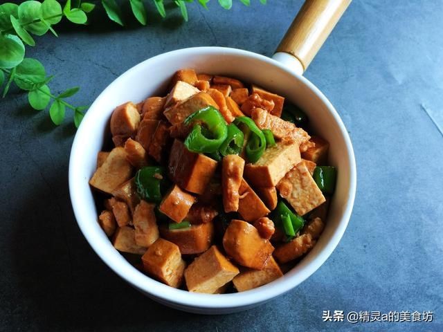 天冷，建议多吃这道家常菜，简单一炒好吃又营养，还不用担心长肉