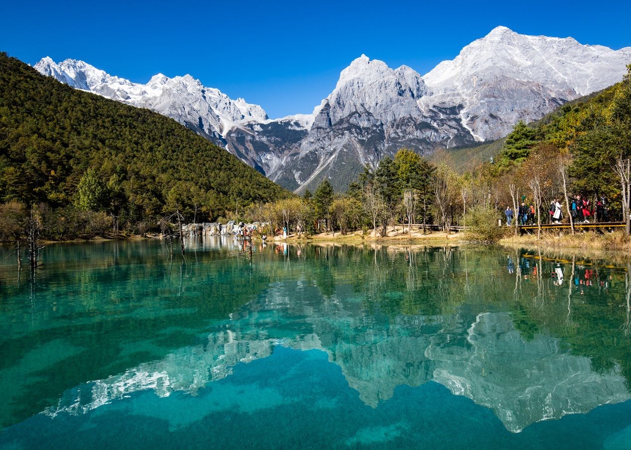 蓝色|丽江有一处人间仙境，就在玉龙雪山脚下，被誉为“小九寨”