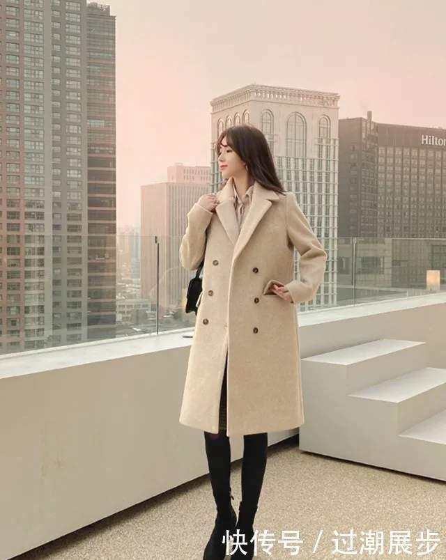 女人过了50岁,穿大衣要牢记这“3不要”,不然再贵都像地摊货