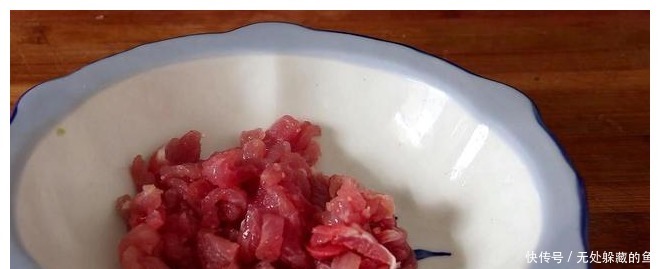 芹菜炒肉|肉丝怎么炒才好吃,大厨教你,别直接下锅,肉丝滑嫩非常香!